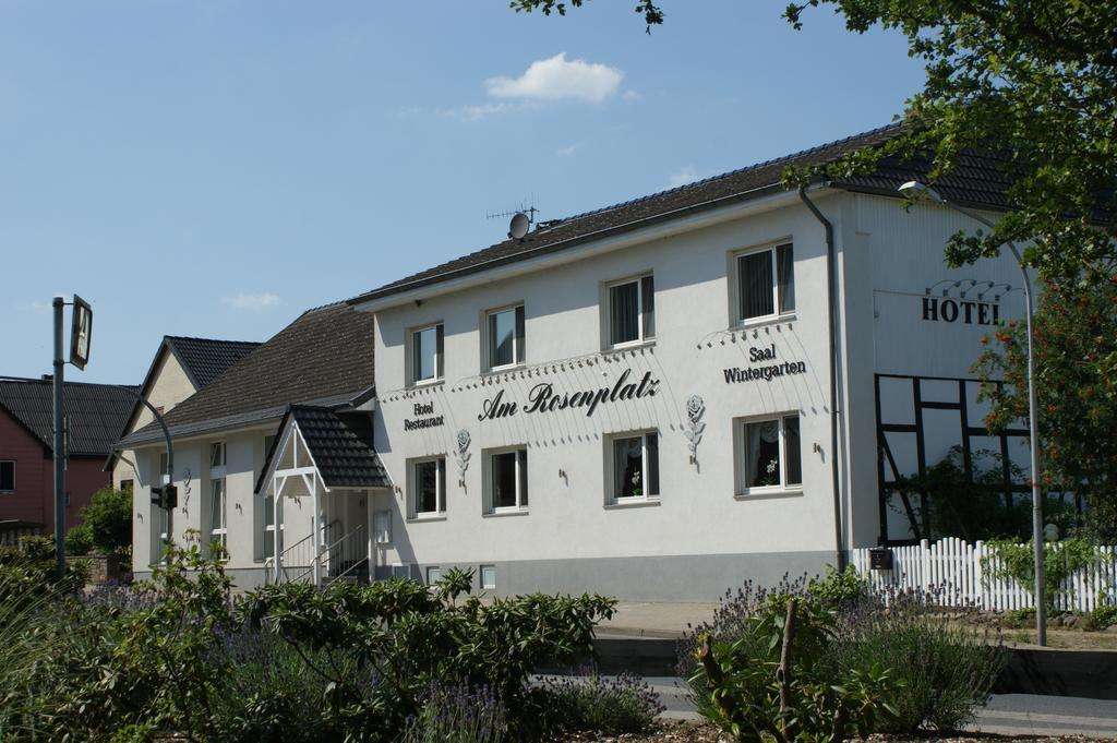 Hotel Am Rosenplatz,24 Stunden Check In, Kostenfreie Parkplaetze Brechtorf Экстерьер фото