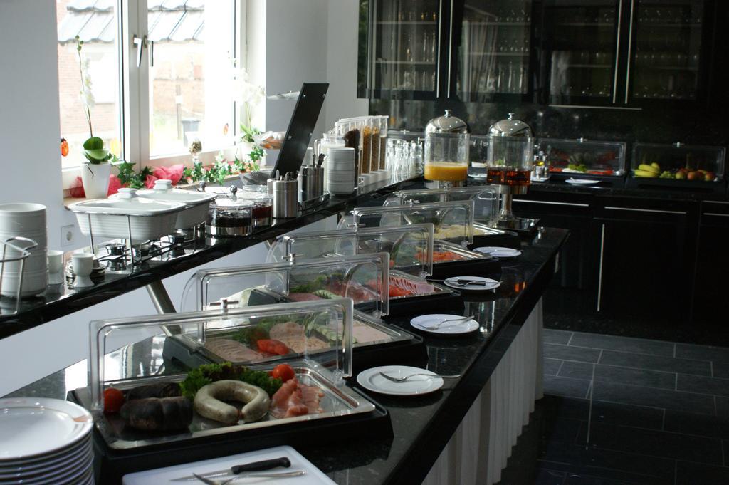 Hotel Am Rosenplatz,24 Stunden Check In, Kostenfreie Parkplaetze Brechtorf Экстерьер фото