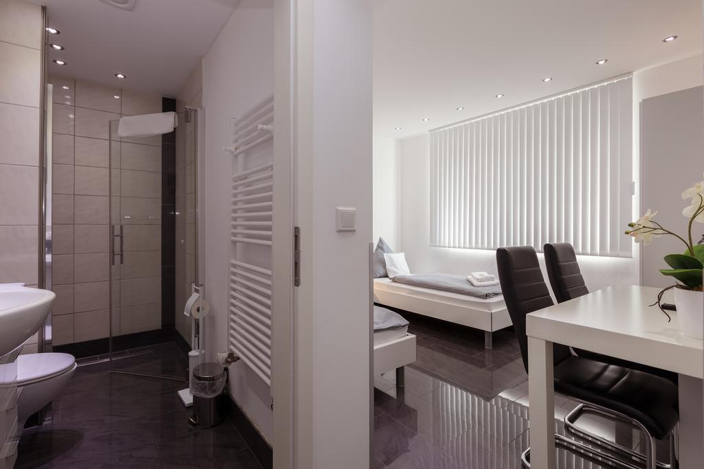 Hotel Am Rosenplatz,24 Stunden Check In, Kostenfreie Parkplaetze Brechtorf Экстерьер фото